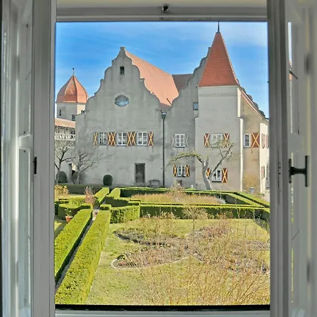 Schlosshotel Harburg Hotel