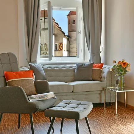 Schlosshotel Harburg 3*